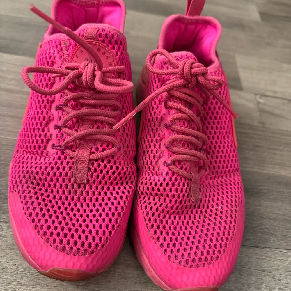 Nike Hurrache Women’s Sz 7.5 USED